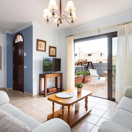 El Chocito With Privat Pool Holiday home